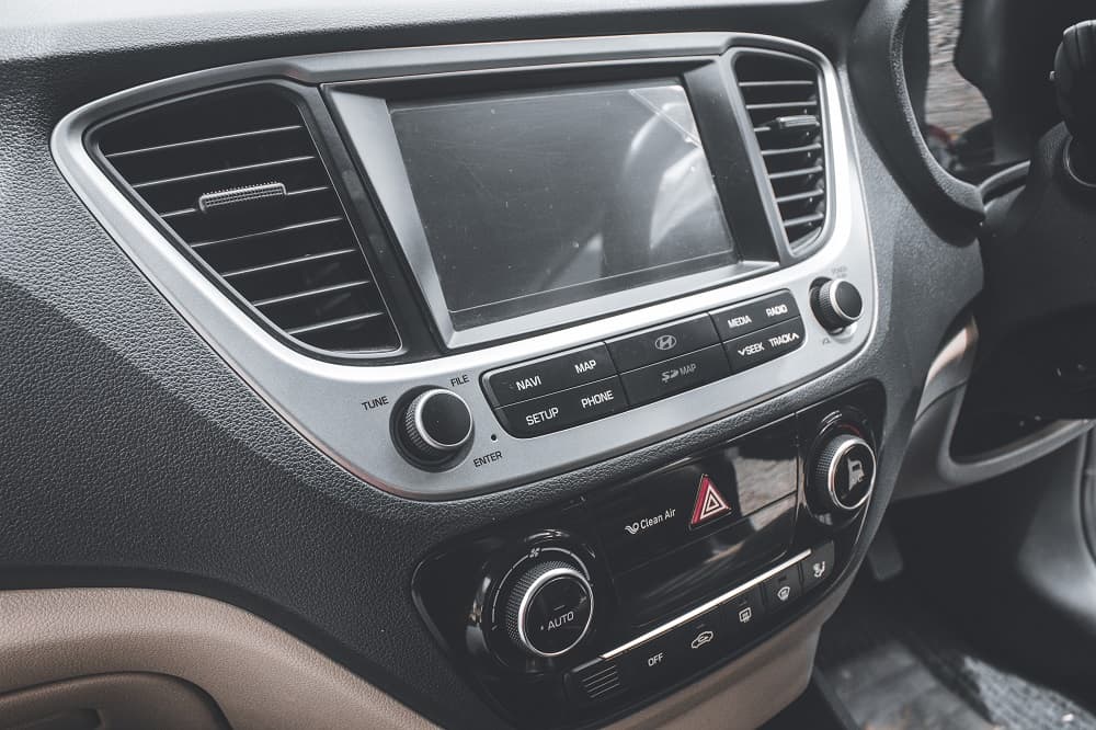 Hyundai Verna SX infotainment system