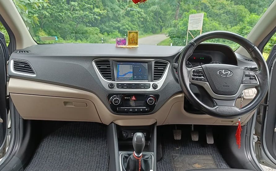 Hyundai Verna SX interiors