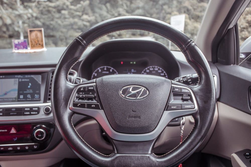 Hyundai Verna SX steering wheel